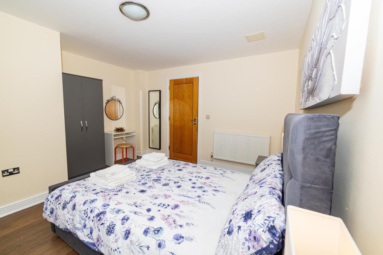 Two Bed Apartment Near Canary Wharf Londres Exterior foto