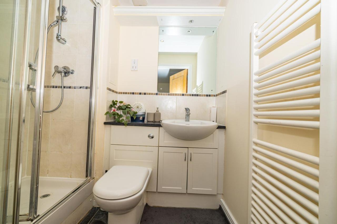 Two Bed Apartment Near Canary Wharf Londres Exterior foto