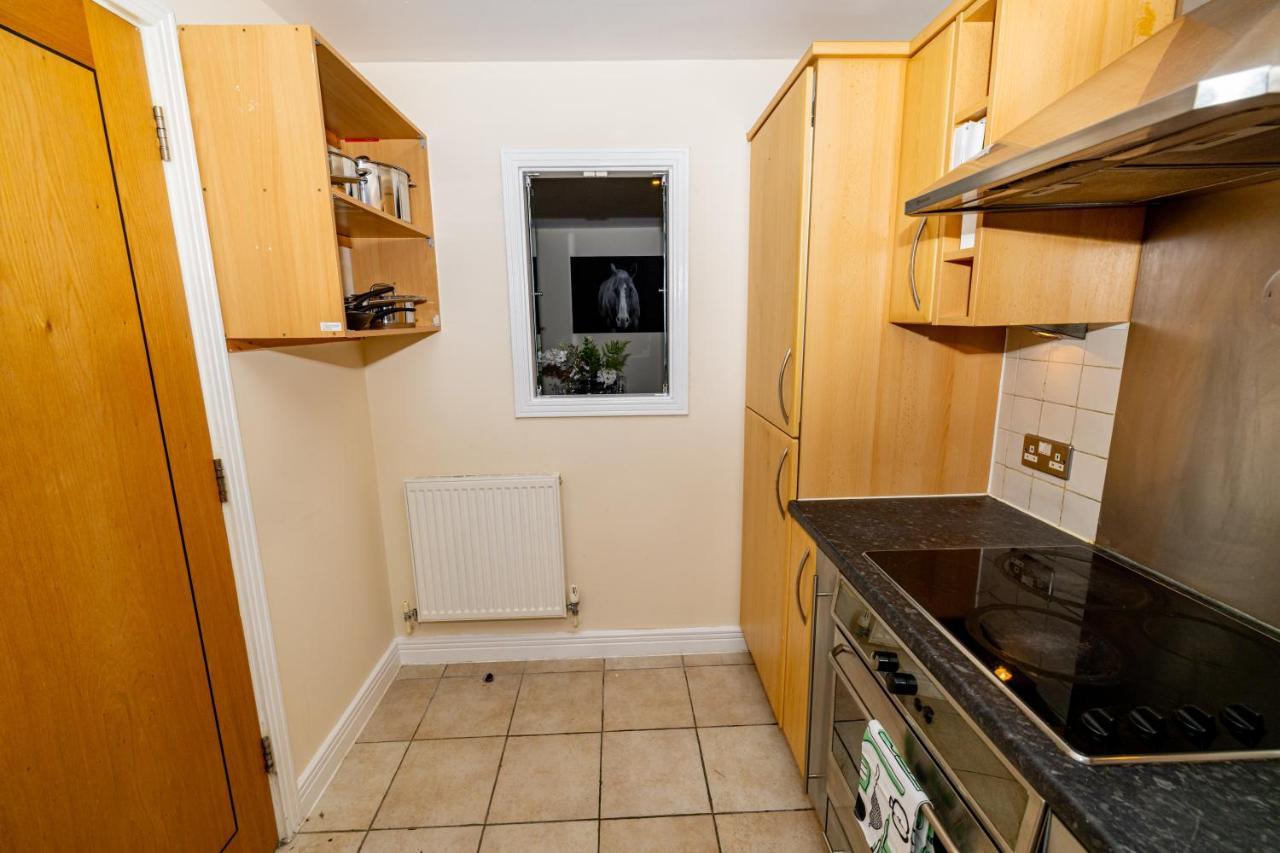 Two Bed Apartment Near Canary Wharf Londres Exterior foto