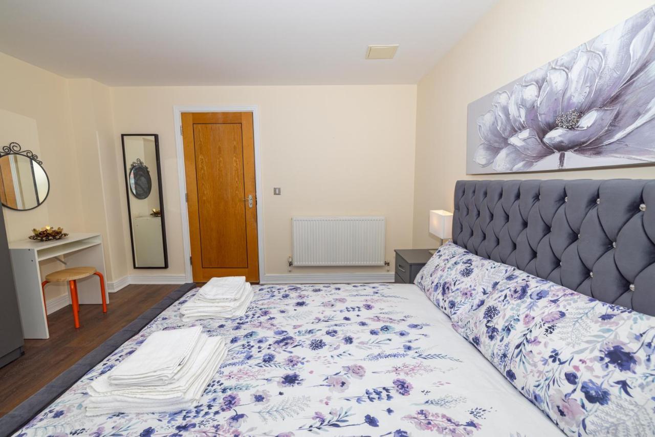 Two Bed Apartment Near Canary Wharf Londres Exterior foto